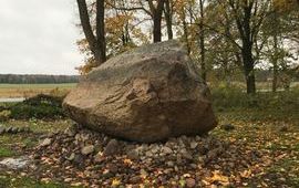 GŁAZ NARZUTOWY W STOŁCZNIE NOWĄ ATRAKCJĄ TURYSTYCZNĄ